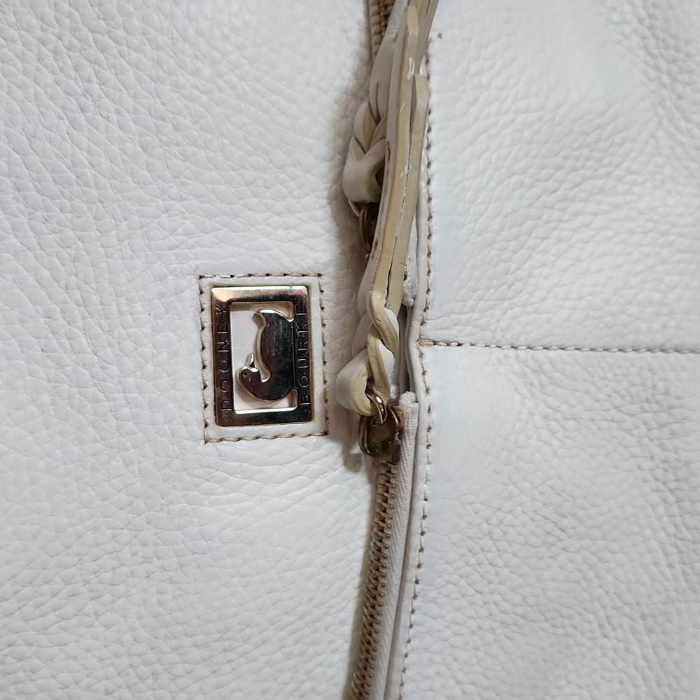 Dooney & Bourke white purse - Picture 2 of 13